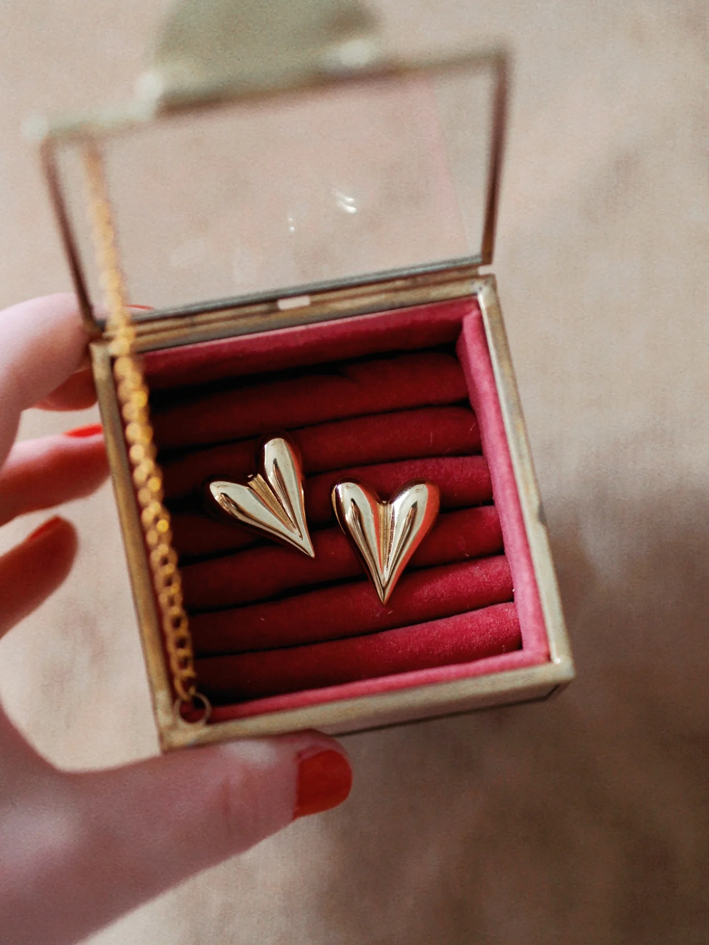Amélie Heart Earrings - Image 4