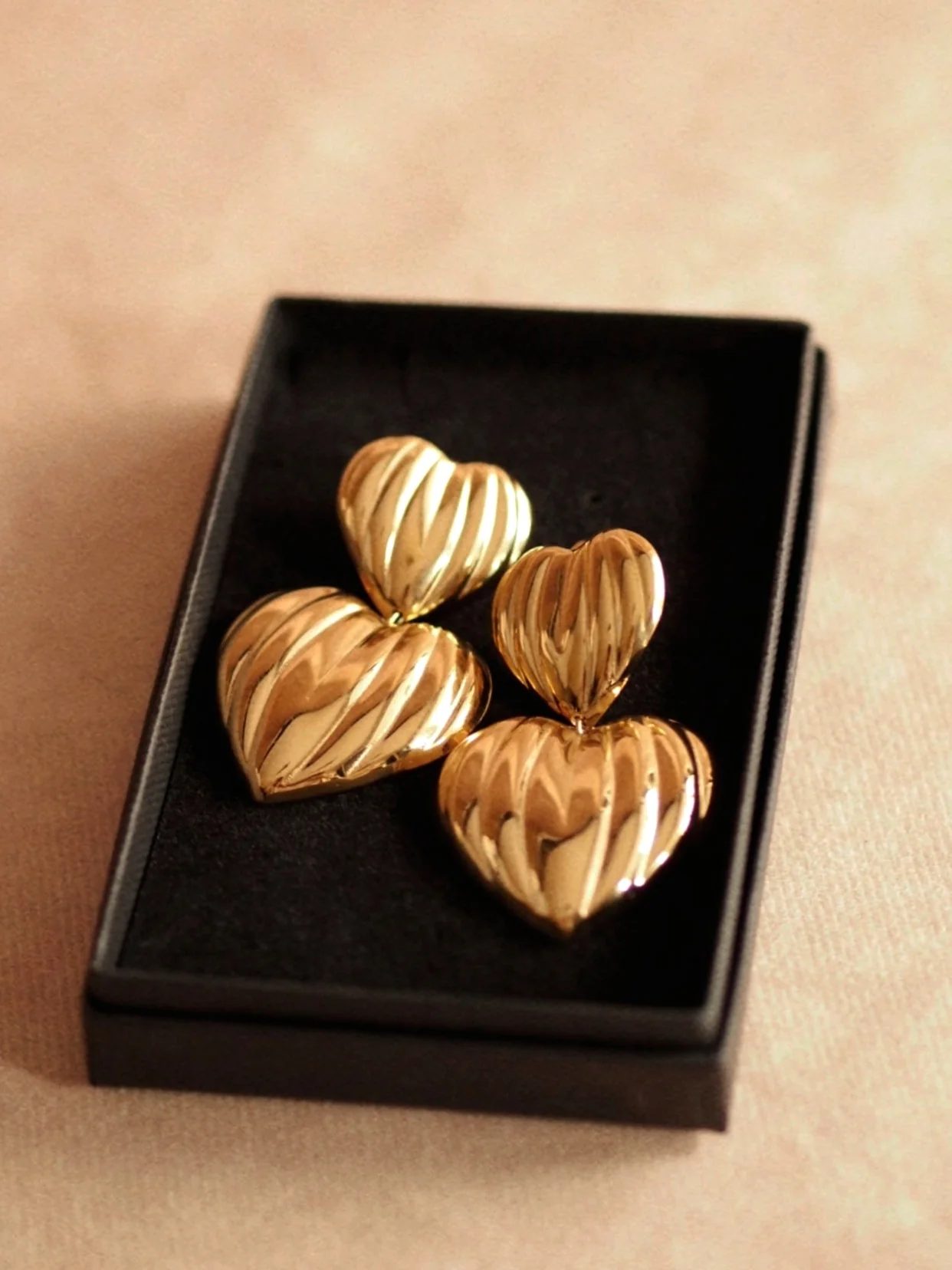 Kardia Heart Earrings in Gold - Image 3