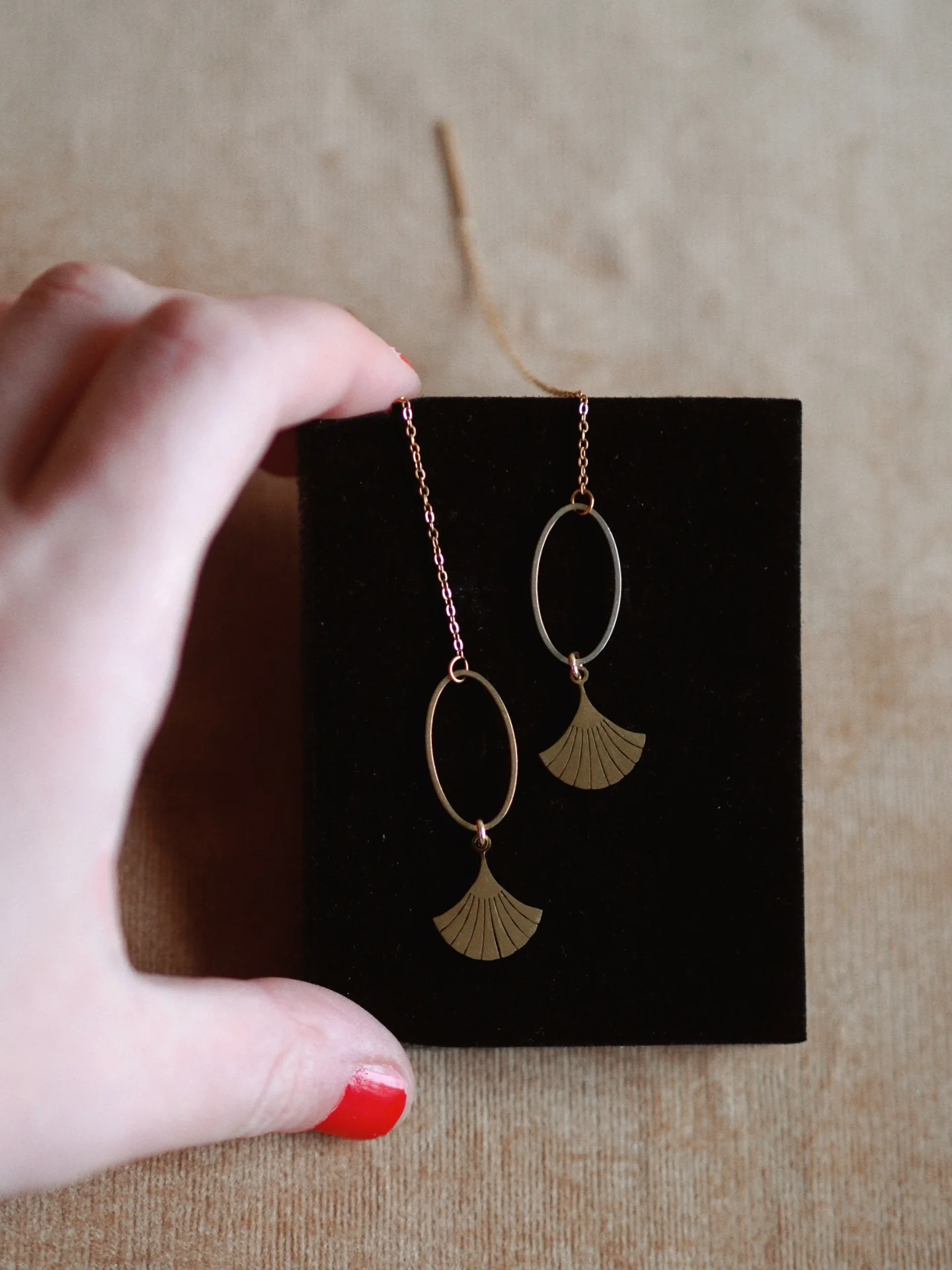 Andrea Atlas Signature Chain Earrings N°6 in Gold - Image 2