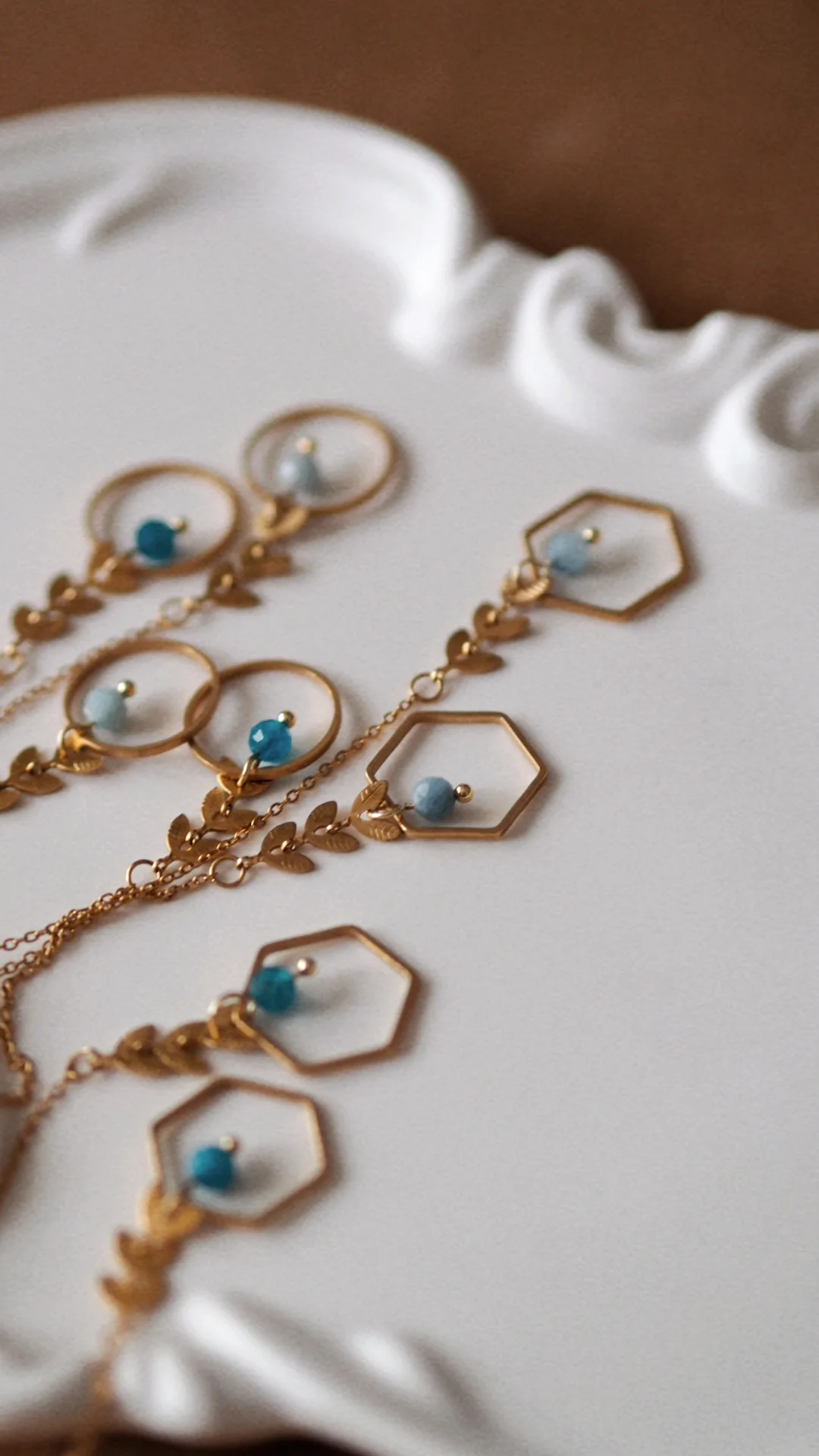 Andrea Atlas Signature Chain Earrings N°30 in Gold - Image 4