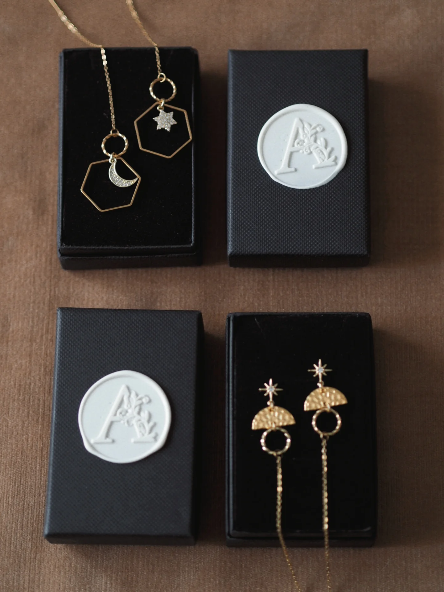 Andrea Atlas Signature Chain Earrings N°32 in Gold - Image 3