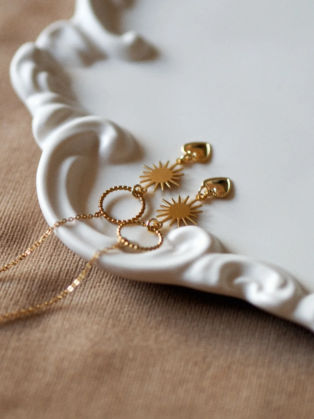 Andrea Atlas Signature Chain Earrings N°35 in Gold - Image 3