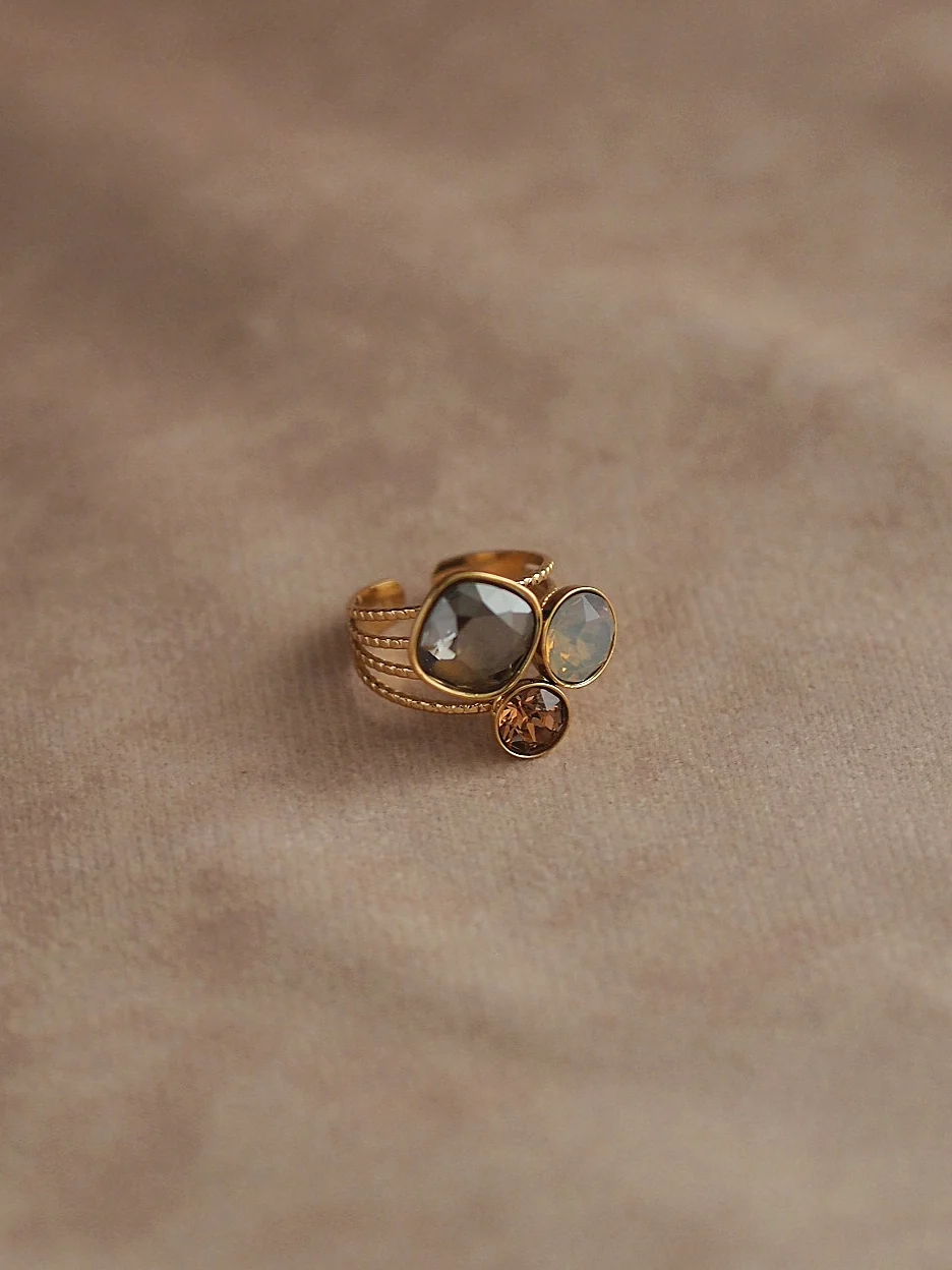Maria Swarovski Ring - Image 2