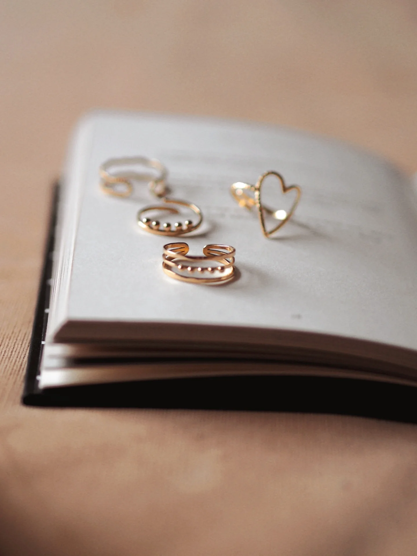 Beatrice Heart Ring - Image 3
