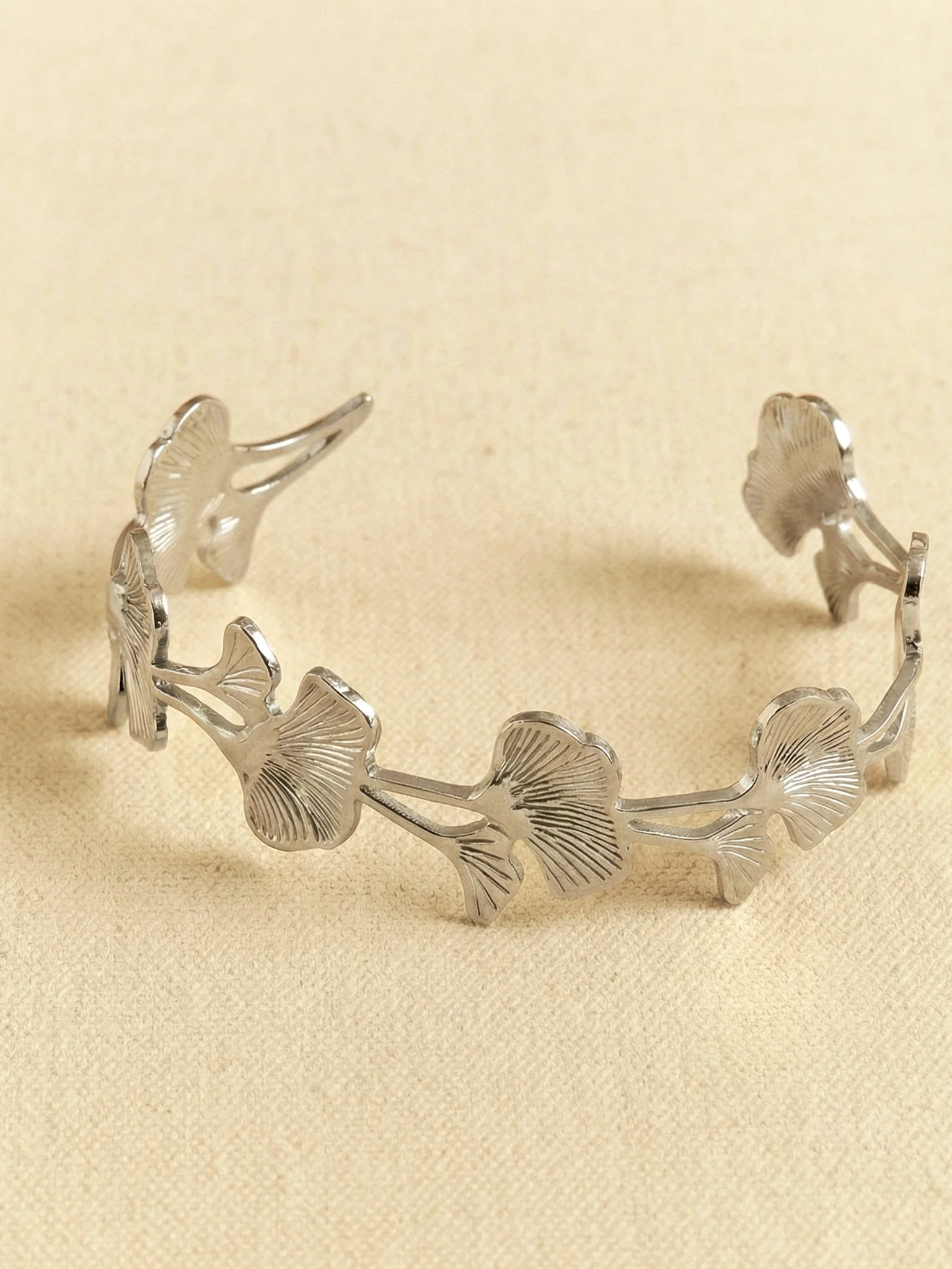 Beautiful Ginkgo Leaf Bangle in Silver - Image 2