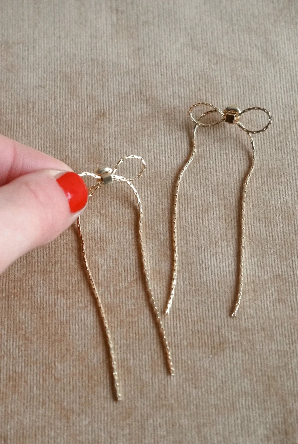 Bow Earrings in Gold - Image 3