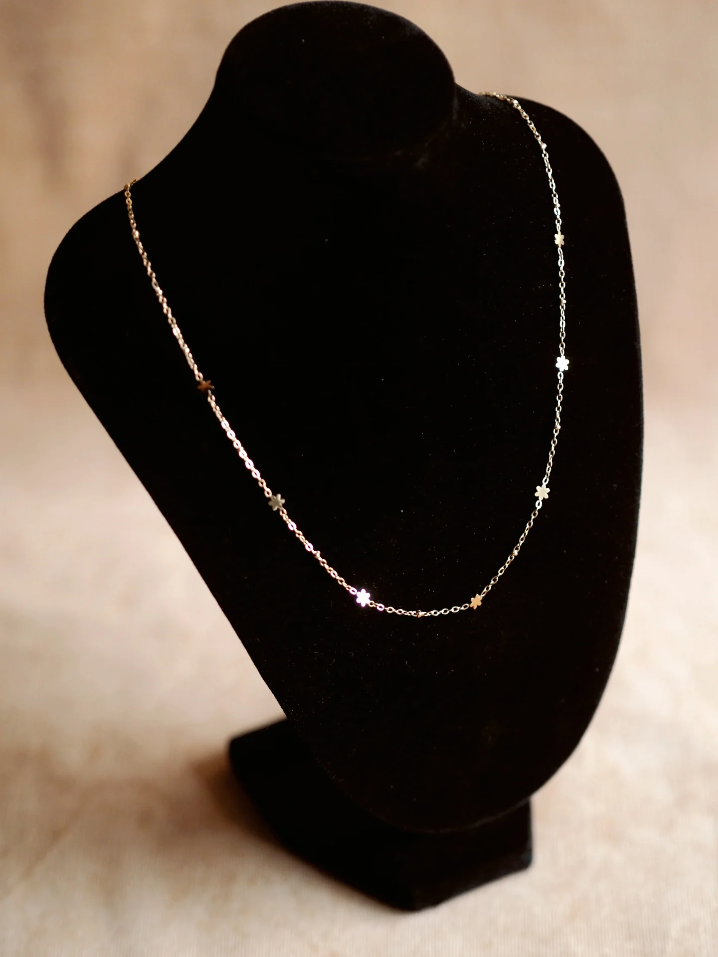 Delicate Necklace With Little Flowers Gold - Image 4