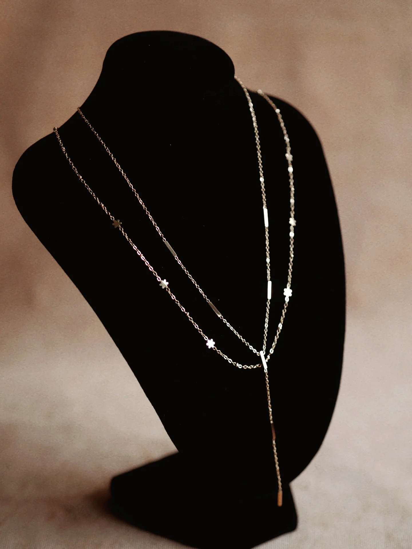 Delicate Necklace With Little Flowers Gold - Image 5