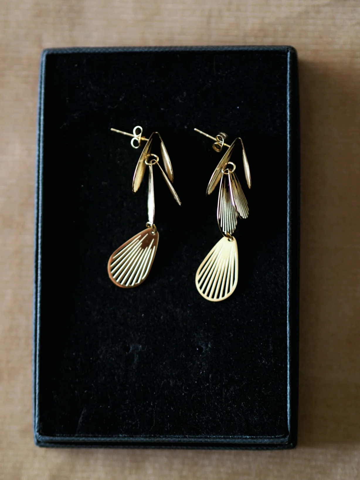 Eleanor Leaf Earrings - Image 4