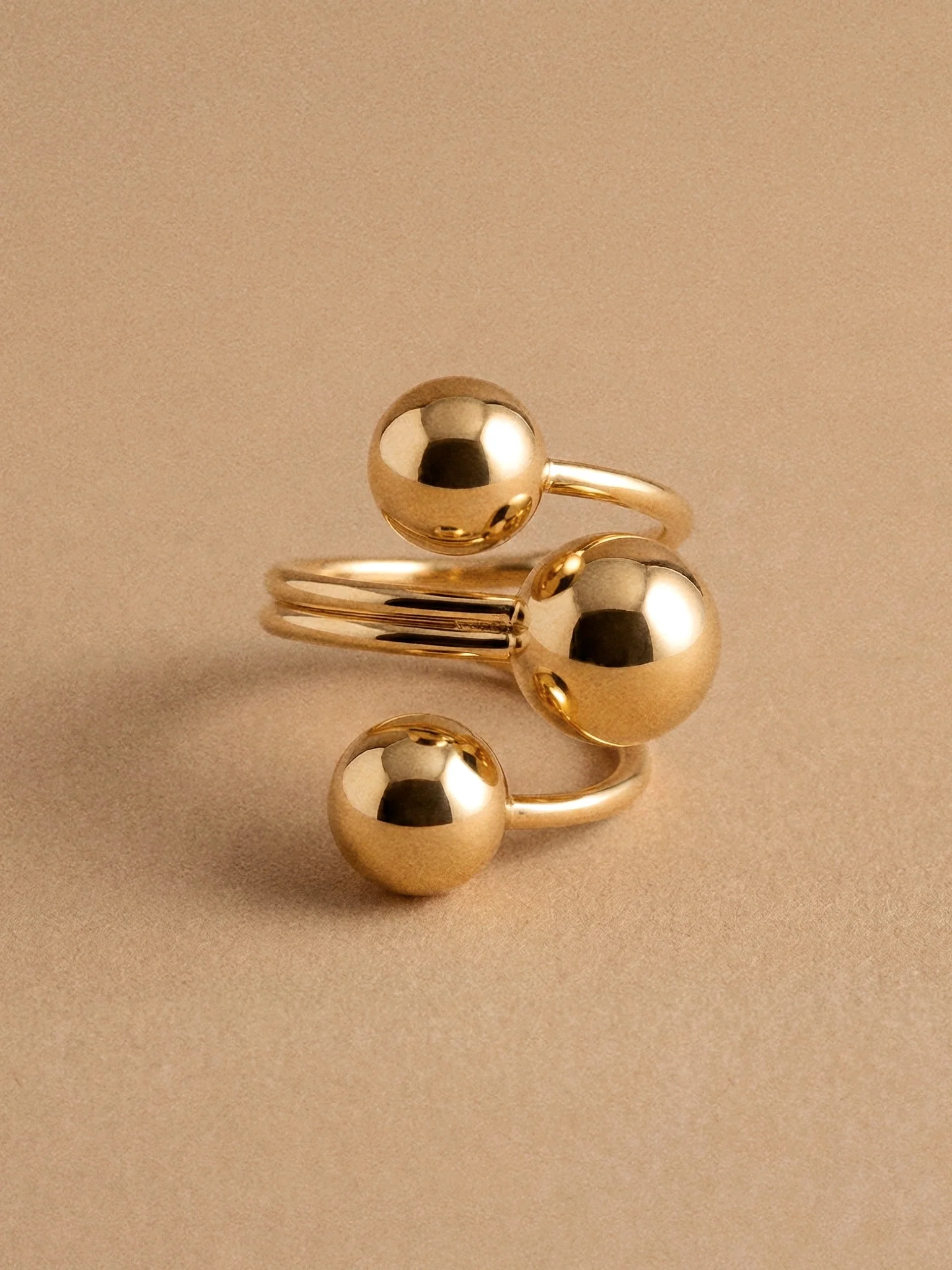 Laura Ball Ring in Gold
