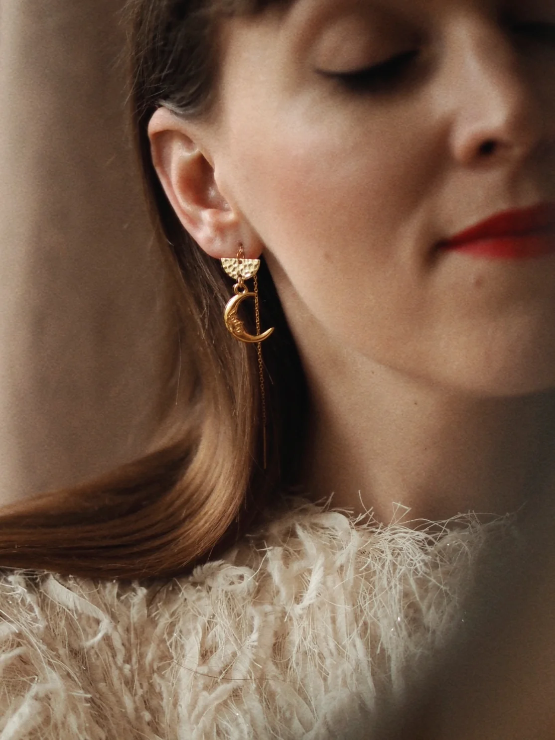 Cynthia Chain Earrings in Gold / Sparkle Limited Collection - Image 3