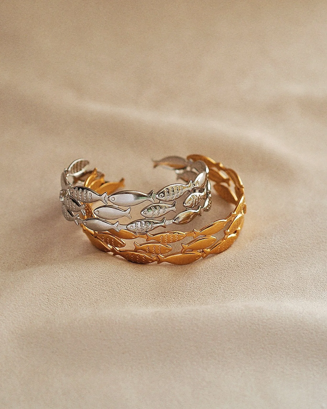 Marina School of Fish Bangle in Gold - Image 3
