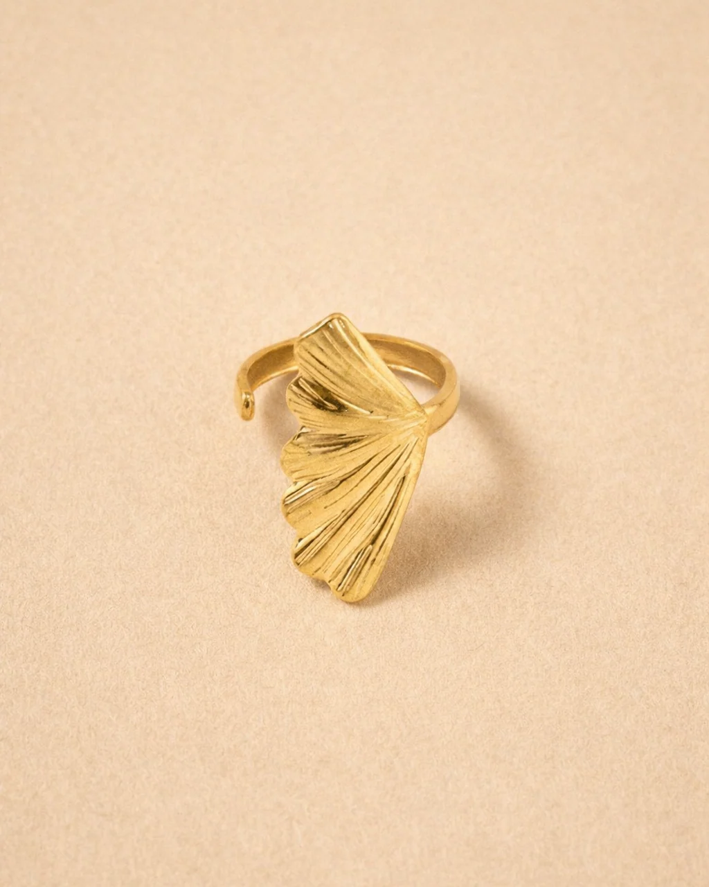 Nature Poetry Ring in Gold - Image 2