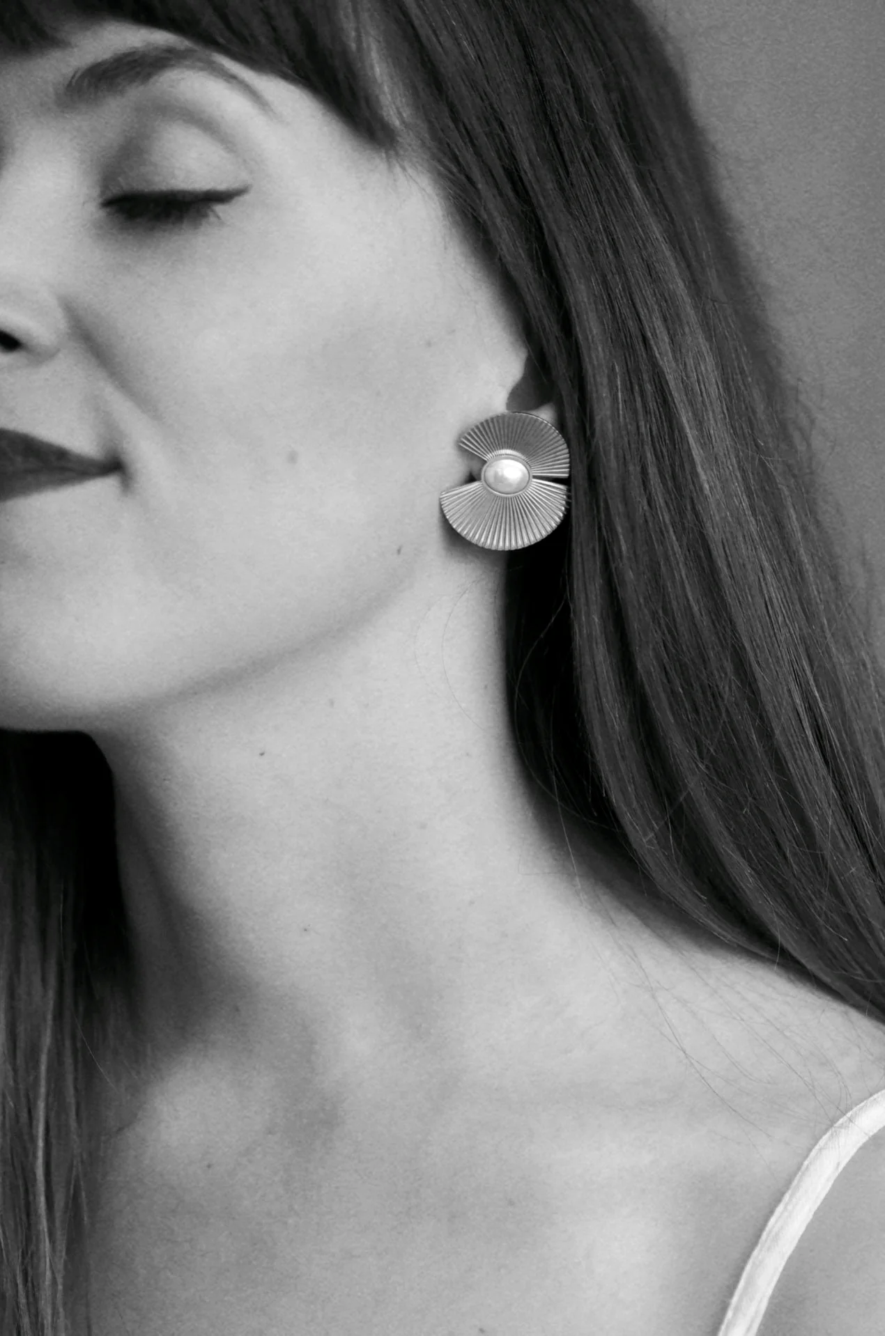 Pearl Fan Earrings in Silver - Image 2