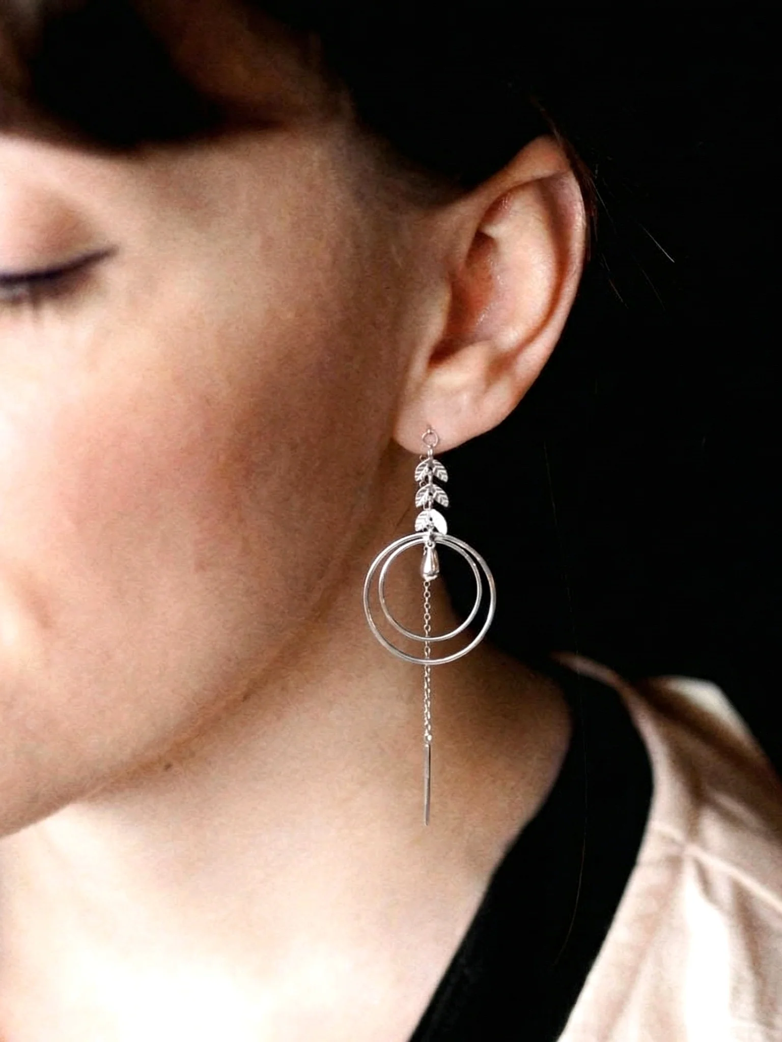 Signature Chain Earrings N 99 in Silver - Image 2