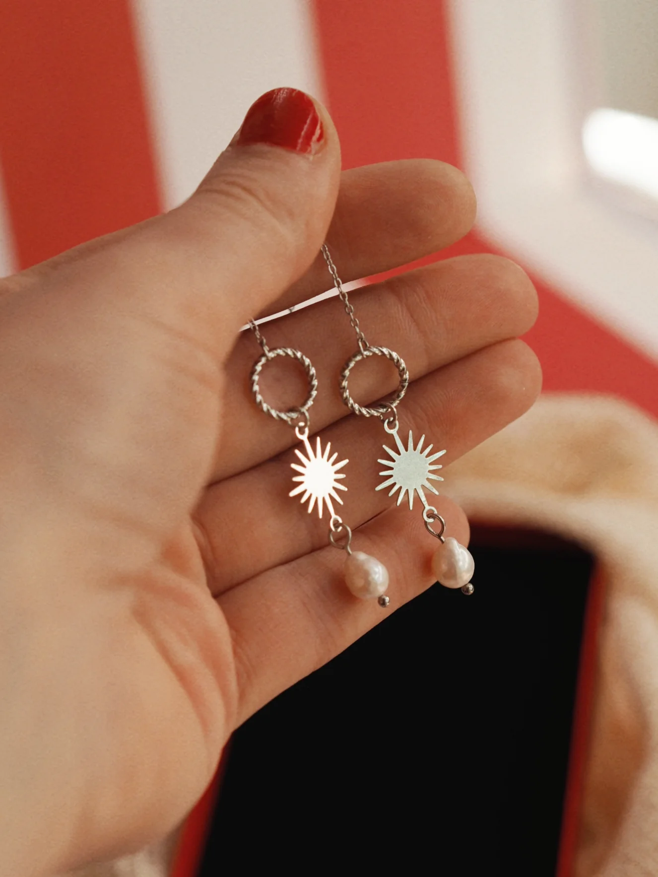 Summer Catch Chain Earrings in Silver / N°3 - Image 3