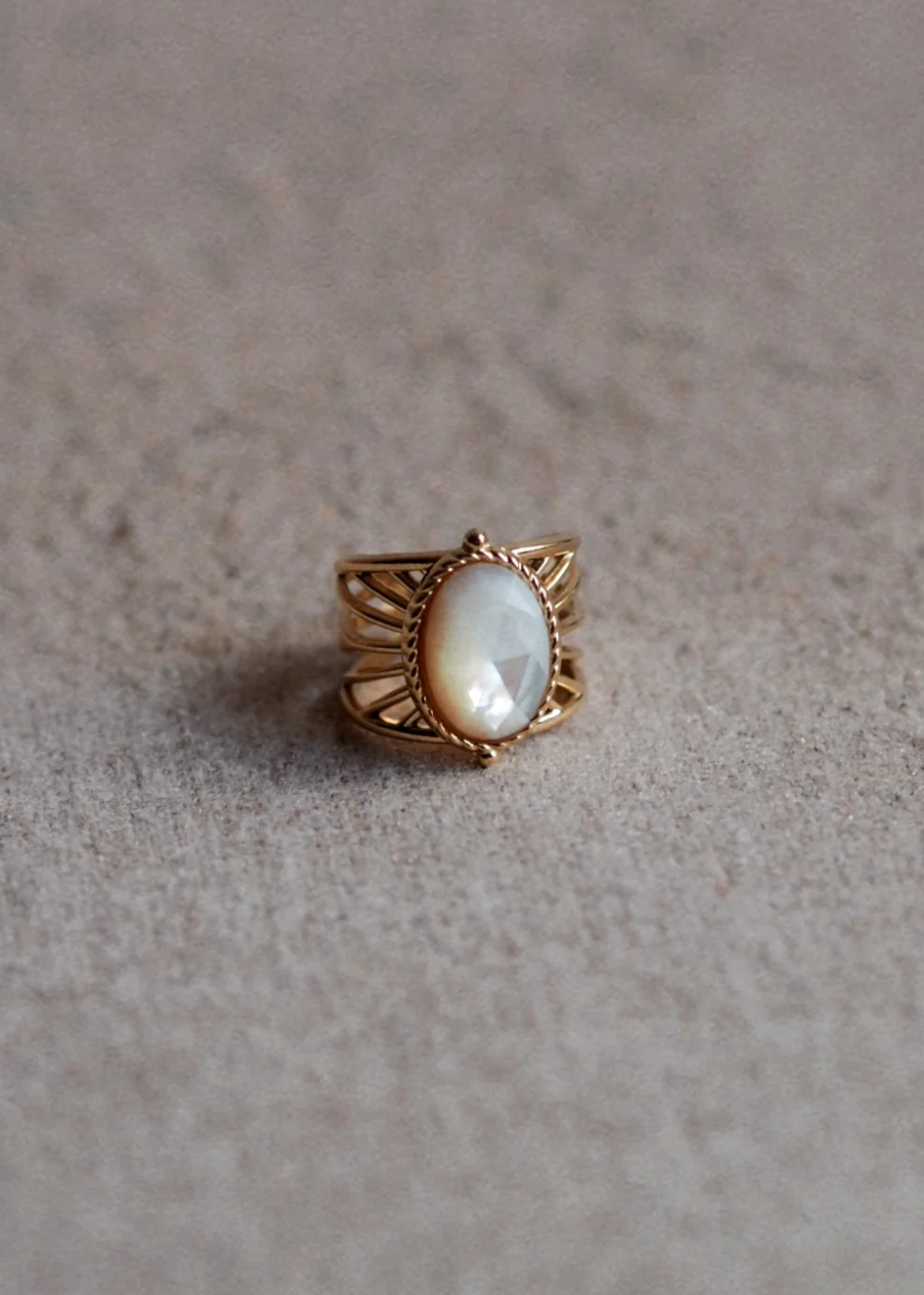 Unique Mother of Pearl Ring - Image 3