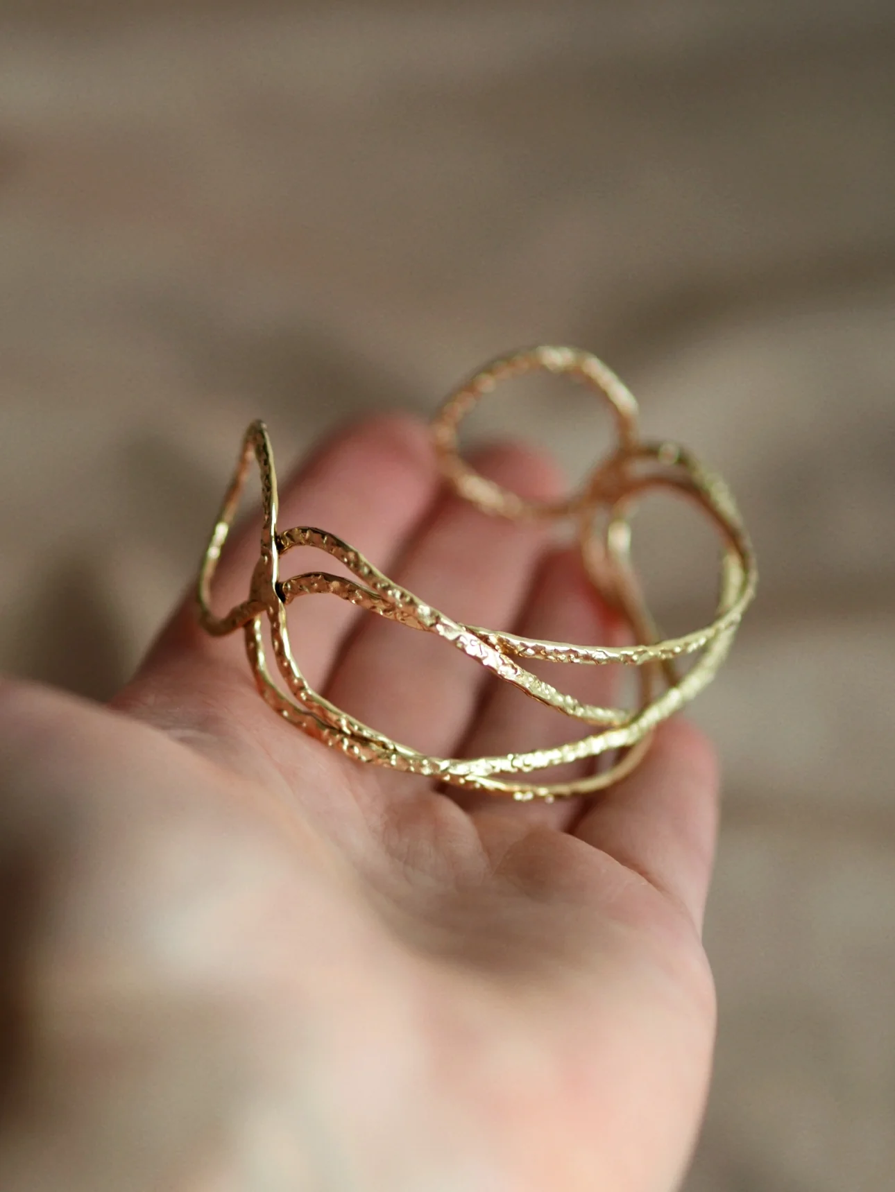 Urshula Bangle Gold - Image 3