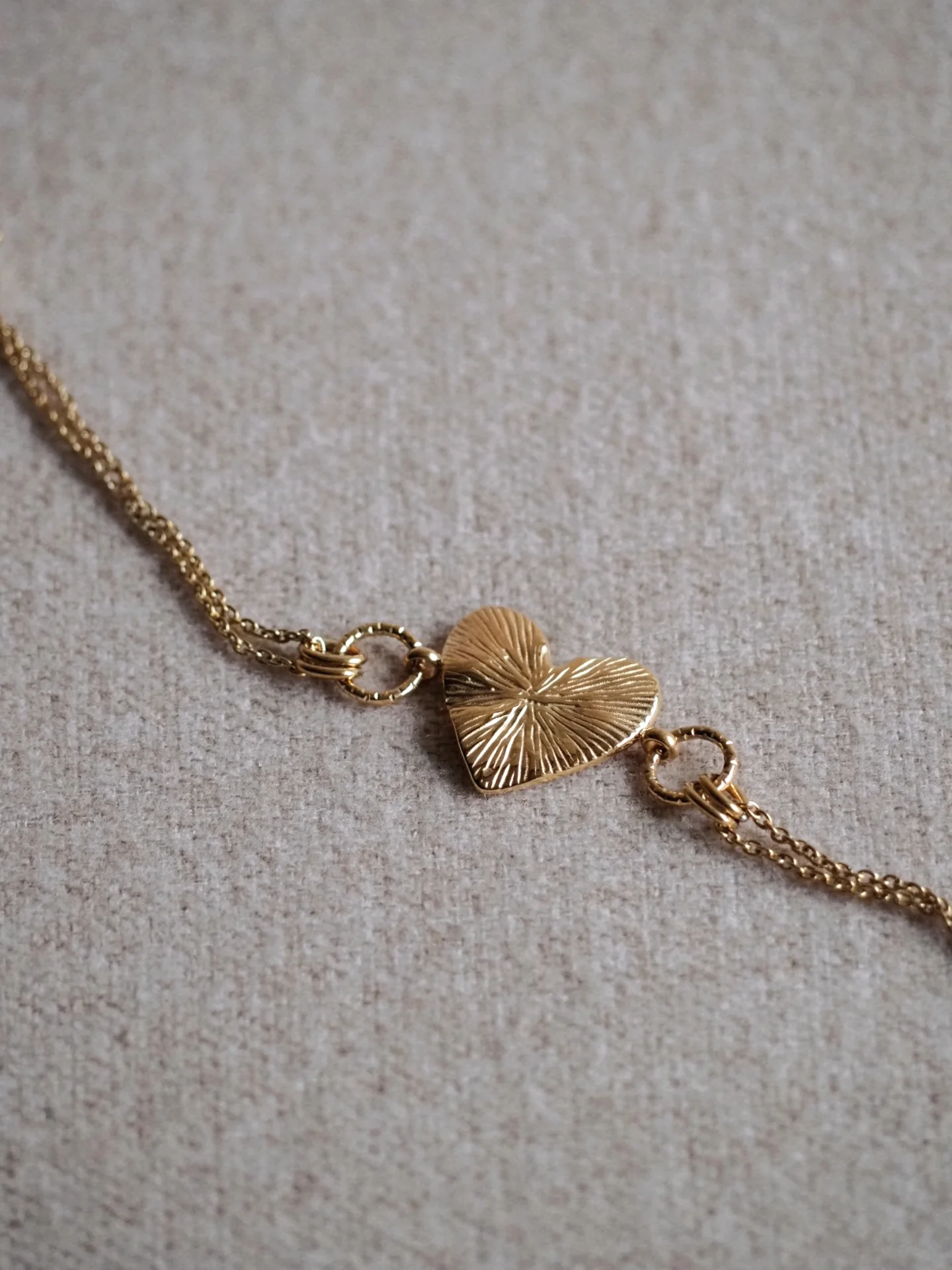 Valentine Heart Bracelet Gold - Image 2